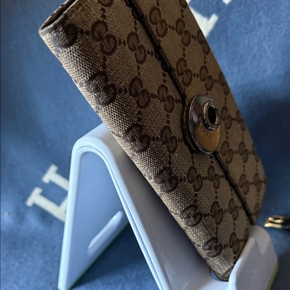 Gucci Beige and Brown Monogram Wallet - Picture 5 of 12